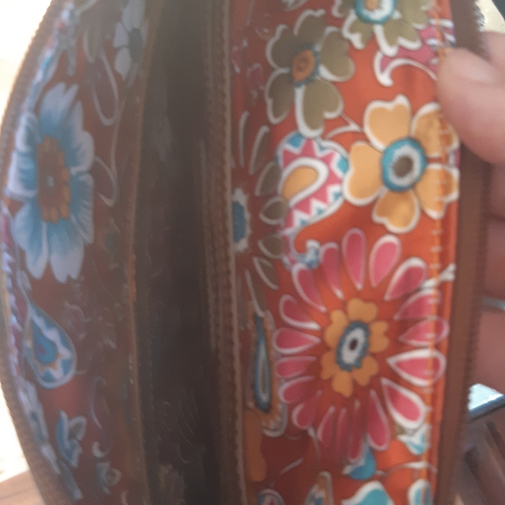 Handbag - Picture 3 of 4